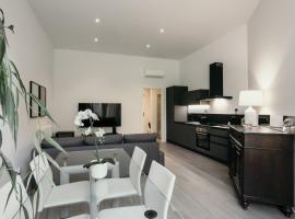 GuestHost - Studio 1 Deisgn Apartment with Car Parking!