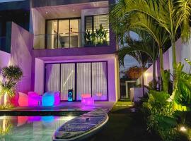 PLAYA Villa in Sanctuary Resort - 100m from Private Beach - New 2023, hotelli kohteessa Ho Tram