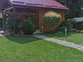 Domek nad jeziorem