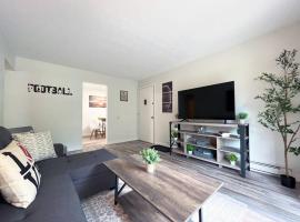 New Hall Of Fame Apt! - 7 Min Walking Distance, apartment in Canton