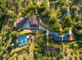 Cerreto-Casalini, hotel with pools in Panicale