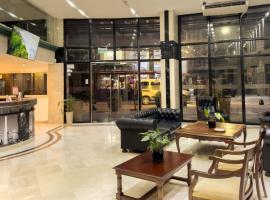 Hotel HR Plaza Luxor, hotell i Buenos Aires