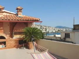 July Seaview Apartments