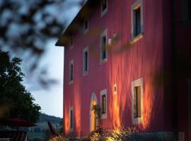 Podere Belvedere Tuscany, viešbutis mieste Pontasjevė