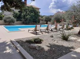 Caprice, Hotel in Milohnići