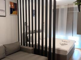 Gajeva Rooms - Stockholm apartment SELF CHECK-IN: Virovitica şehrinde bir kiralık tatil yeri