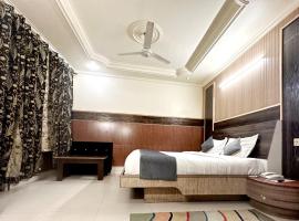 The Om Hari Residency, 3-звездочный отель в городе Катра
