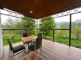 Riverside Rancho guest house, hotel with parking in Lermontovo