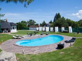 Beautiful Home In Fericanci With Outdoor Swimming Pool, Heated Swimming Pool And Sauna, holiday rental in Feričanci