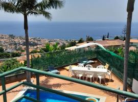 Eden Villa - Pool, Barbecue, Spectacular Views, 4 Bedrooms - Up to 10 guests !, orlofshús/-íbúð í Funchal