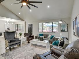 Bedford Retreat with Private Pool and Gas Grill!, hotel v destinaci Bedford