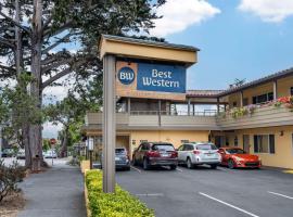 Best Western Carmel's Town House Lodge, hotel s golf terenima u gradu 'Carmel'