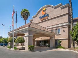 Viesnīca Comfort Suites Tulare pilsētā Tuleri