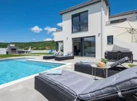 Awesome Home In Donji Prolozac With Outdoor Swimming Pool