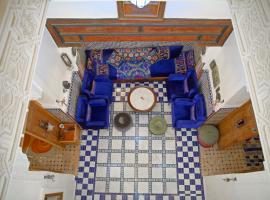 Dar Noursinn Fez, guest house in Fès