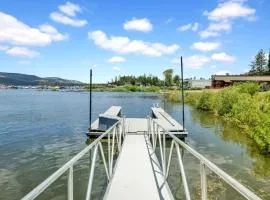 Lakefront Village Castle- Foosball- Boat Dock-