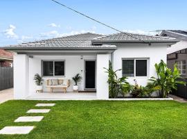 Small Room B of South Bay Beach and AirPort, hotel in Sydney