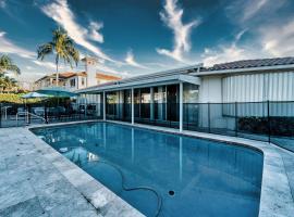 Waterfront Villa Heated Pool Spa Walk To Beach, hotell i Fort Lauderdale
