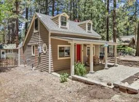 Moonridge R n R- Cozy Single Level Central Chalet Home