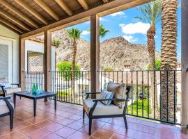 LV204 Airy Upstairs 2 Bedroom w Private Balcony, hotel in La Quinta