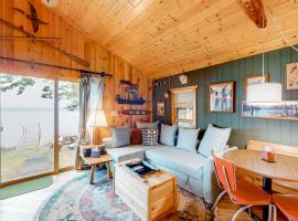 Scott's Twin Lakes Resort - Cinco Cabin, хотел в Conover