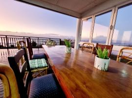 Family home on exclusive beach, pet-friendly hotel in Umdloti