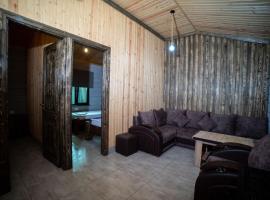 Arevik Resort Cottages, отель типа «постель и завтрак» в Севане