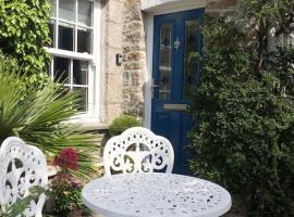 Escape to Ancarva Cottage near Falmouth, hotel with parking in Perranwell