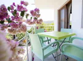Flat w Nature View Balcony 1 min to Beach in Datca, apartment in Datca