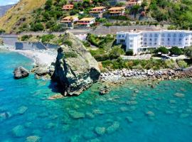 Hotel Ristorante La Scogliera, hotel v destinácii Amantea