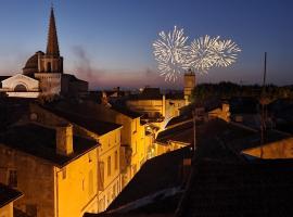 Le 9 Victor Hugo Vue sur les Toits, Loft Triplex avec terrasse, intra muros, hotel in Saint-Rémy-de-Provence