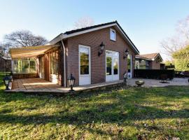 Spacious holiday home near with sauna, hotel in Garderen