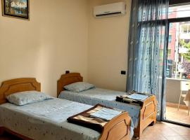 Zina Rooms 1 minute away from the beach, hotell i Durrës