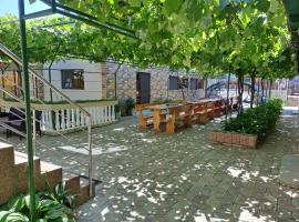 Casa Elena, hotel din 2 Mai