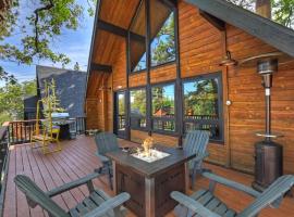 New!!! Dreamy Bear Haus- Updated Retro Retreat & Spa, Pet & Kid Friendly, feriebolig i Big Bear Lake