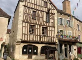 Au poids du Roy – apartament w mieście Noyers-sur-Serein