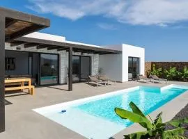 Villa Beta heated pool by FuerteventuraVillas