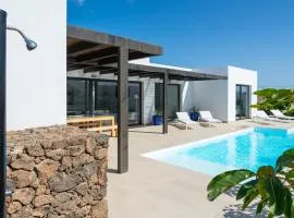 Villa Gamma, heted pool by FuerteventuraVillas
