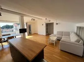 Apartments Leut 80m from the Sea