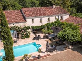 Le Logis de La Brumanderie - Saintes, hôtel avec piscine à Fontcouverte