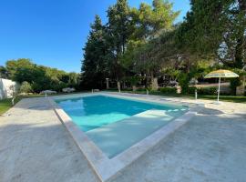 Villa Violetta - Accogliente Casa con Piscina, hotell med pool i Galatina