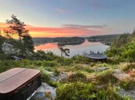 Cottage, boat, spa, private dock, Lillesand