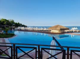 Oazis resort lux vip apartament, resort em Lozenets