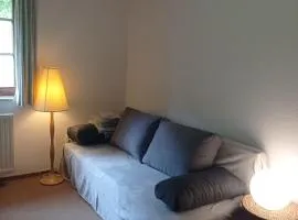 Kleine, familienfreundliche 1-Zi FeWo am Bach und zwischen zwei Seen