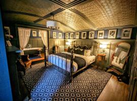 Sheddington Manor - 2 Bedroom Guest House & Cinema, homestay in Belfast