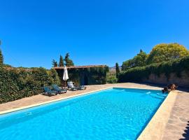 SOLAR DAS ARCAS Manor House, מלון בArcas