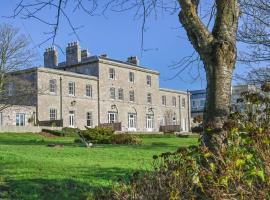 9 Admiralty House Stunning Luxury Apartment with free parking, luxe hotel in Plymouth