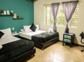 Buntes House-Casa Hotel Laureles-Estadio
