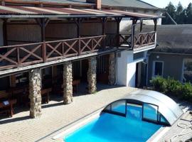 Q Ranch – hotel z basenem w Telczu