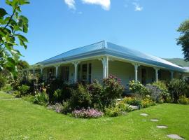 Halfmoon Cottage, hotel with parking in Akaroa